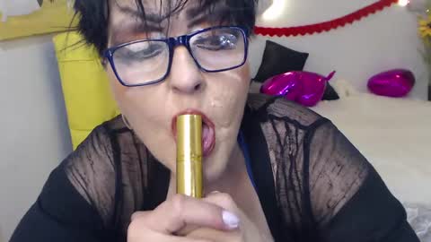 Snapshot of sondrariddle chatting on 02.22.25 sondrariddle online show from 02.22.25