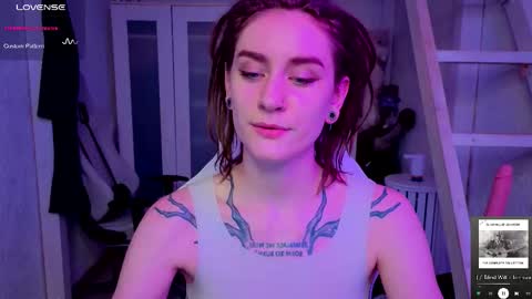 Snapshot of sonicsupergirl chatting on 10.10.25 Rie online show from 10.10.25