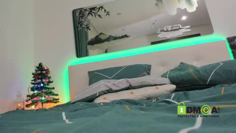 SonyaParadise online show from 12.27.24