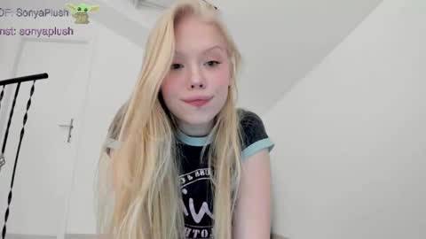 Sonya  Instagram   Twitter sonyaplushgirl  OnlyFans sonyaplush online show from 02.23.25