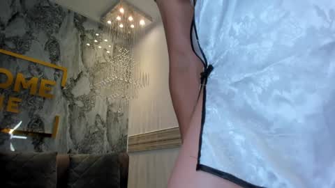 Sophi Johnson online show from 04.15.26