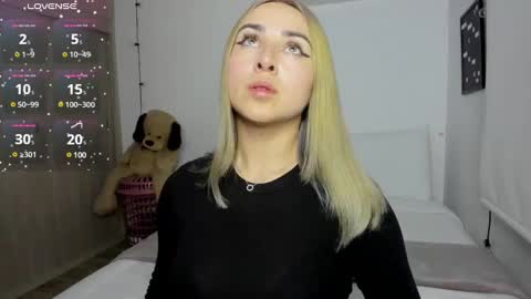 Snapshot of sophi_moreno chatting on 12.11.24 Sofi online show from 12.11.24