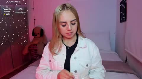 Snapshot of sophi_moreno chatting on 12.21.24 Sofi online show from 12.21.24