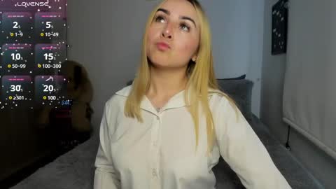 Snapshot of sophi_moreno chatting on 02.26.25 Sofi online show from 02.26.25