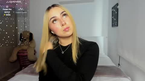 Snapshot of sophi_moreno chatting on 03.10.25 Sofi online show from 03.10.25