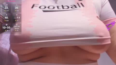 Sophi Tay online show from 11.17.25