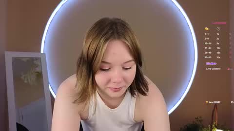 Snapshot of sophi_x chatting on 10.12.25 Sophie online show from 10.12.25