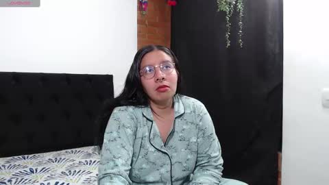 Snapshot of sophia_666_ chatting on 02.21.25 Sophia online show from 02.21.25