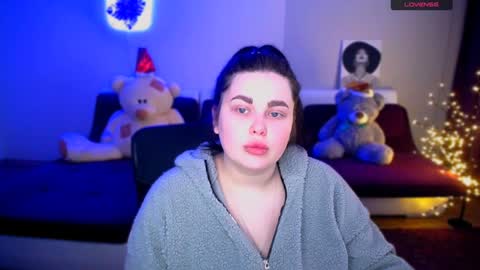 sophia__olsen online show from 12.08.24