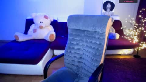 sophia__olsen online show from 12.22.24