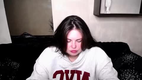 Snapshot of sophia__olsen chatting on 10.24.25 sophia__olsen online show from 10.24.25