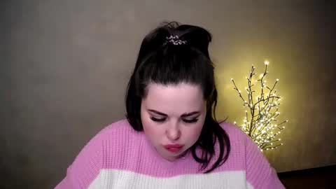 sophia__olsen online show from 11.18.25