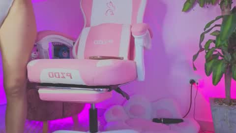 Snapshot of sophia_berryy chatting on 10.17.25 Sophia Independent model online show from 10.17.25