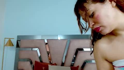 Snapshot of sophia_hadid chatting on 01.14.25 Sophia  online show from 01.14.25