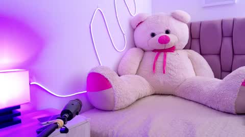 Snapshot of sophia_karsonn chatting on 10.09.25 Sophia Carson online show from 10.09.25