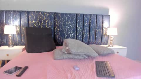 Sofia  online show from 10.16.25