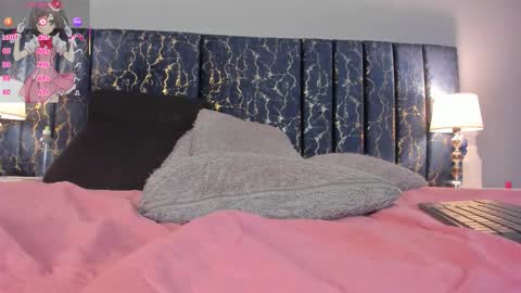 Sofia  online show from 10.28.25