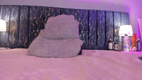 Sofia  online show from 11.13.25