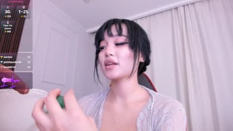 Snapshot of sophia_squirtits chatting on 12.18.24 QUEEN OF SQUIRT online show from 12.18.24