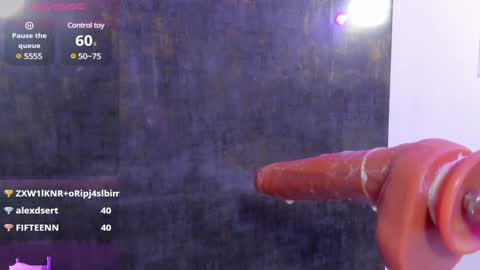 Snapshot of sophia_vivas chatting on 02.09.25 SHOPIA online show from 02.09.25