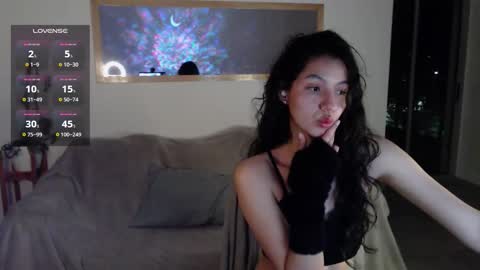 Snapshot of sophia_whispers chatting on 09.13.25 Sophia online show from 09.13.25