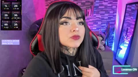 Snapshot of sophiaa_cherry chatting on 11.08.25 Sophia online show from 11.08.25