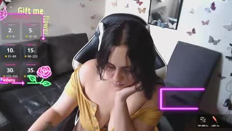 sophiaa_vega_ online show from 10.14.25