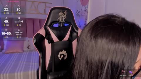 Sophie Hill  online show from 09.11.25