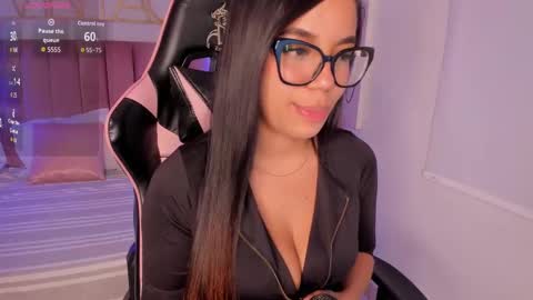 Sophie Hill  online show from 09.12.25