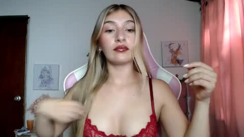 SophiaLee online show from 04.01.26