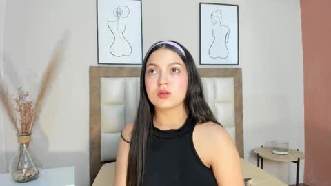 sophiacolliins online show from 09.24.25