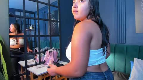 Snapshot of sophiahart_ chatting on 04.25.26 Sophia online show from 04.25.26