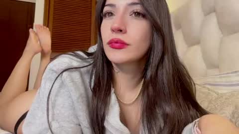 Snapshot of sophiarommie chatting on 06.01.26 sophiarommie online show from 06.01.26