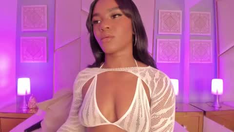 SophiaSmiths online show from 01.05.25