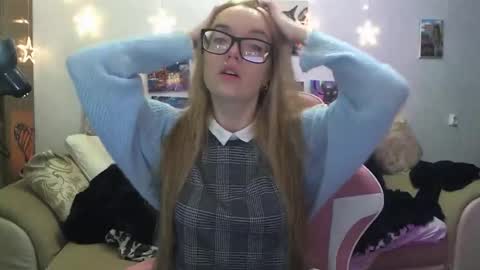 Snapshot of sophiasonata chatting on 10.26.25 SophiaSonata online show from 10.26.25