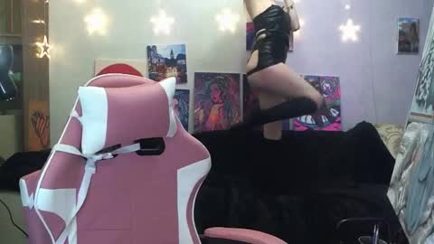 Snapshot of sophiasonata chatting on 11.04.25 SophiaSonata online show from 11.04.25