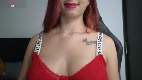 Snapshot of sophiaxv chatting on 02.01.25 Sophy online show from 02.01.25