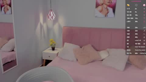 Snapshot of sophie_alice chatting on 03.08.25 Alice online show from 03.08.25