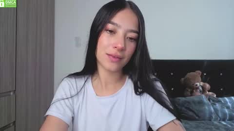 Snapshot of sophie_bbs chatting on 10.01.25 Sophie online show from 10.01.25