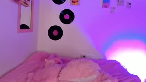 Sophie online show from 12.19.25