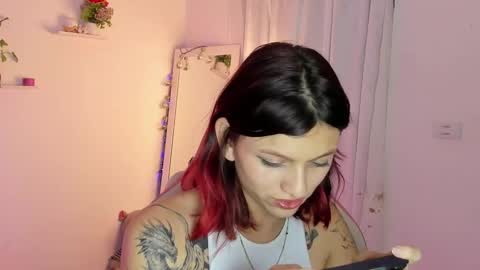 Snapshot of sophie_dolly_ chatting on 01.10.25 sophie doll online show from 01.10.25