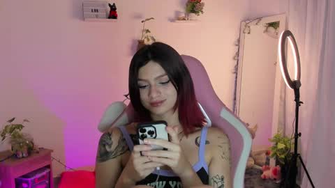 Snapshot of sophie_dolly_ chatting on 01.16.25 sophie doll online show from 01.16.25