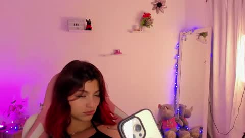 Snapshot of sophie_dolly_ chatting on 01.21.25 sophie doll online show from 01.21.25