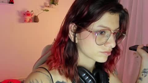Snapshot of sophie_dolly_ chatting on 01.28.25 sophie doll online show from 01.28.25