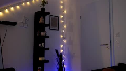 Sophie online show from 10.15.25