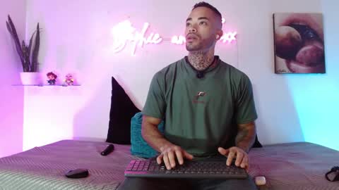 SOPHIE - FOXX online show from 06.05.26