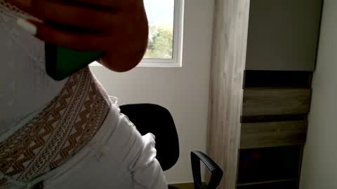 Snapshot of sophie_foxxx chatting on 01.28.25 Sophie online show from 01.28.25