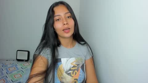 Snapshot of sophie_foxxx chatting on 02.20.25 Sophie online show from 02.20.25