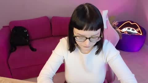 Snapshot of sophie_hottt chatting on 11.30.25 Sophie online show from 11.30.25