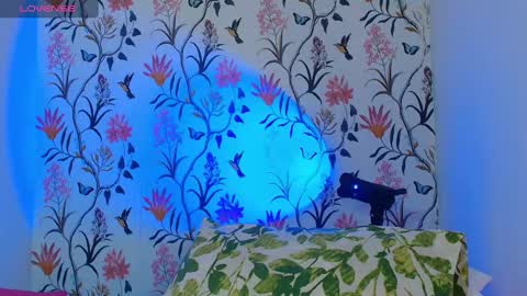 Sophie or Sof online show from 02.04.25